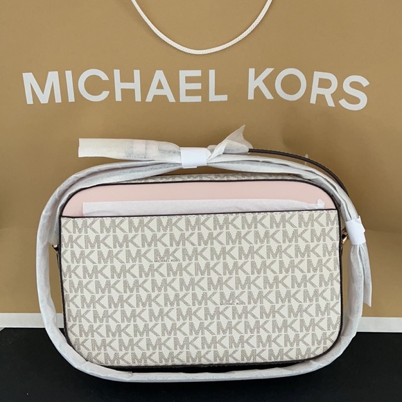 Michael Kors Lg East West Chain Crossbody NWT - Picture 2 of 3